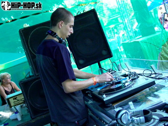 Vecko On Da Decks