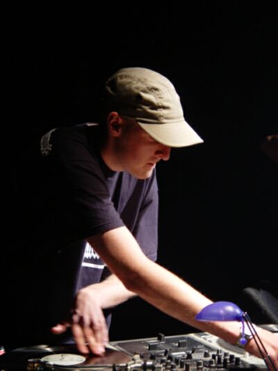 DJ Kid Fresh (beat juggling)
