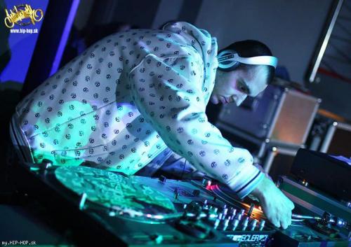 DJ Tretina