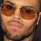 Chrisovi Brownovi hrozí basa, Rihanna mu môže priťažiť